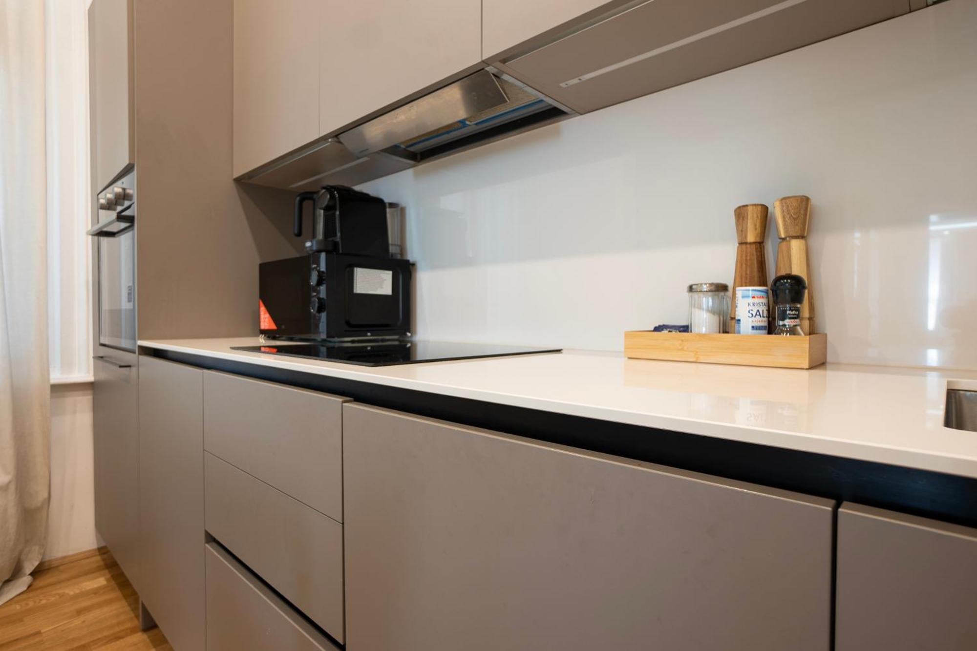 Charming 2-Room Apartment With Balcony, 15 Min To Center Viena Exterior foto